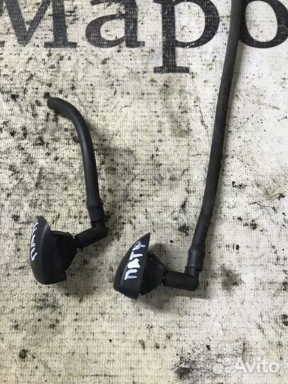 Форсунка омывателя лобового стекла Nissan Pathfind