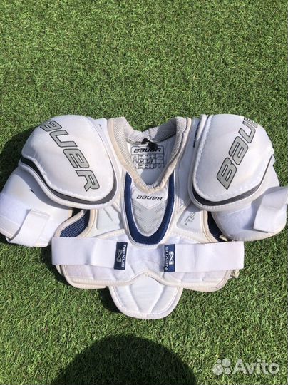 Нагрудник хоккейный bauer jr