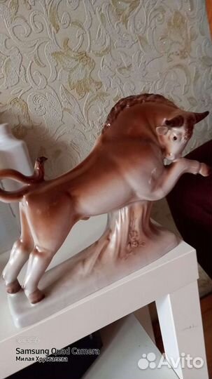 Бык фарфоровый