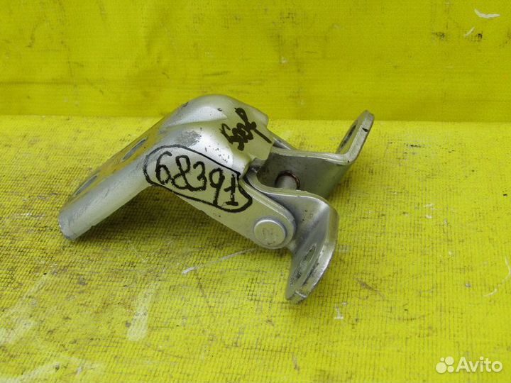 Петля двери Kia Venga 10-17г 68391