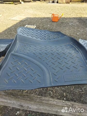 Автомобильные коврики резиновые