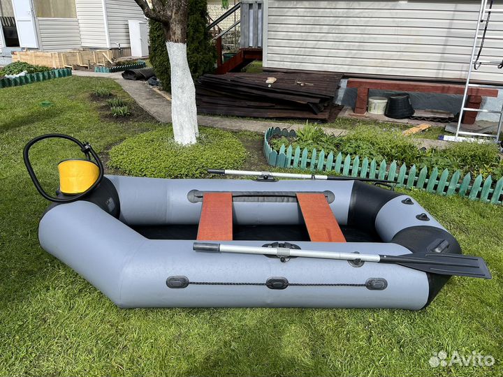 Лодка весельная двухместная