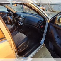 Hyundai Elantra 1.6 MT, 2011, 273 486 км, с пробегом, цена 950 000 руб.