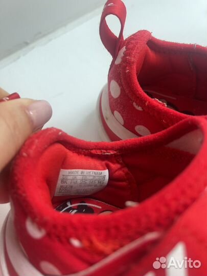 Кроссовки adidas 25