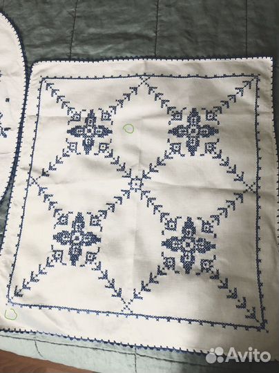 Салфетки с вышивкой и вязаные