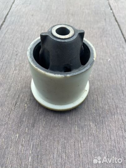 Сайлентблок задней балки duster,largus