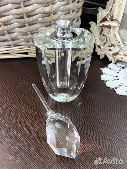 Роскошный флакон от Moser