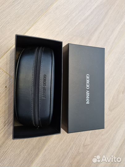 Солнцезащитные очки Giorgio Armani