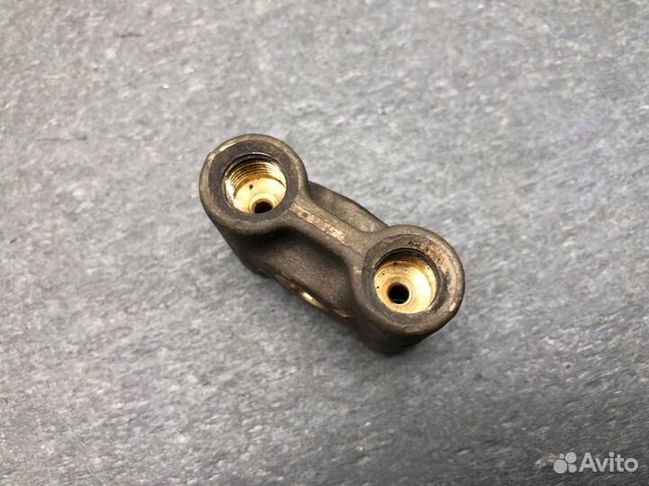 Муфта тормозных трубок Mitsubishi Carisma DA1A