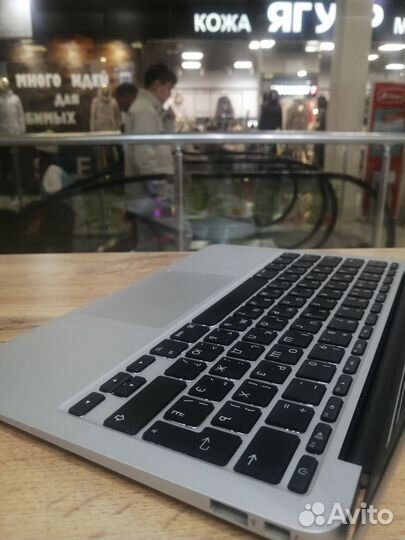 Macbook air 13 (1521)