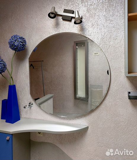 Зеркало на деревянной основе