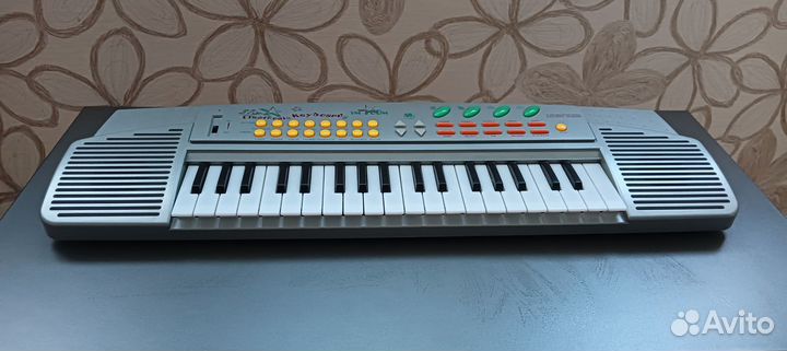 Продам детский синтезатор electronic Keyboard