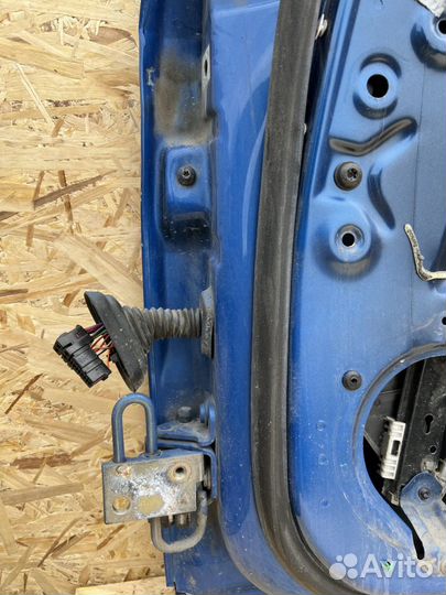 Петля двери Audi A4