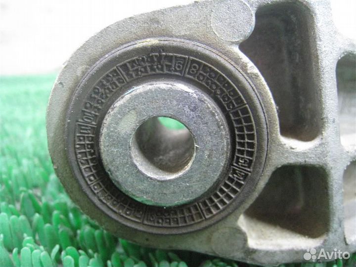 Кронштейн опоры кпп Ford Focus 3 (CB8) 2013