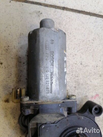 Мотор стеклоподъемника передний правый