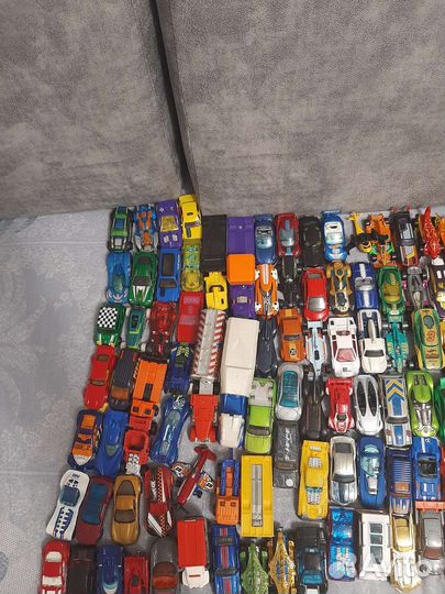 Hot wheels машинки и Matchbox машинки