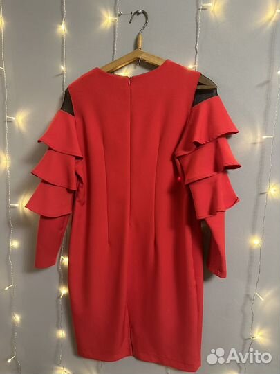 Платье красное
