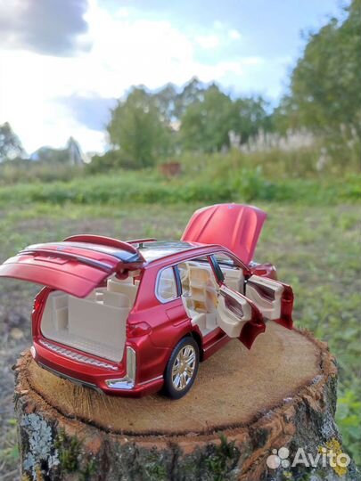 Инерционная машинка BMW X7