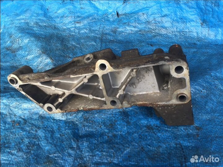 Кронштейн двигателя Iveco Daily 2.3 Jtd