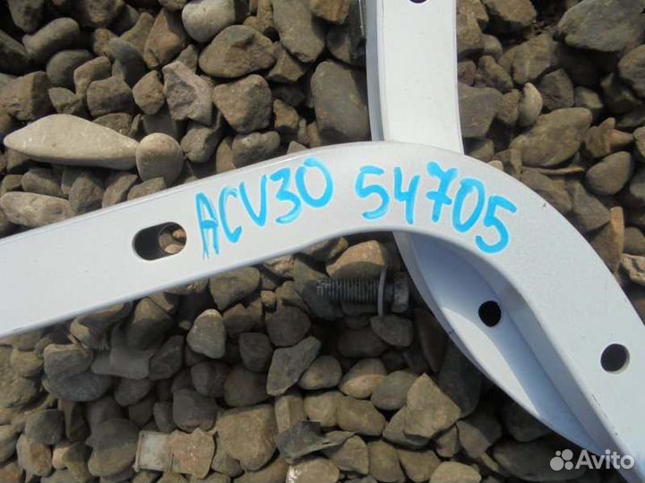 Крепление крышки багажника Toyota Camry ACV30