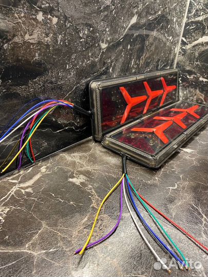 Диодные задние фонари LED 12-24В «Ламбо »