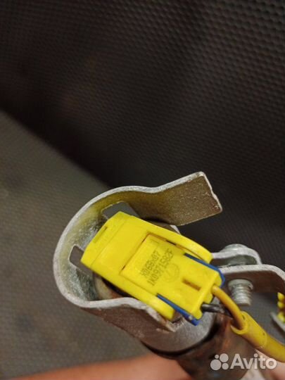 Шторка багажника левая Volkswagen Jetta 5 BSE 1.6