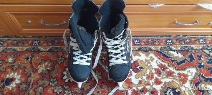 Хоккейные коньки