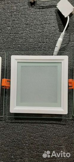 Светильники потолочные встраиваемый