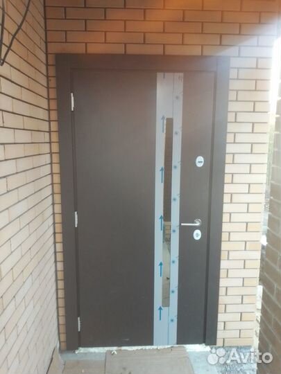 Установка, монтаж дверей входных металлических