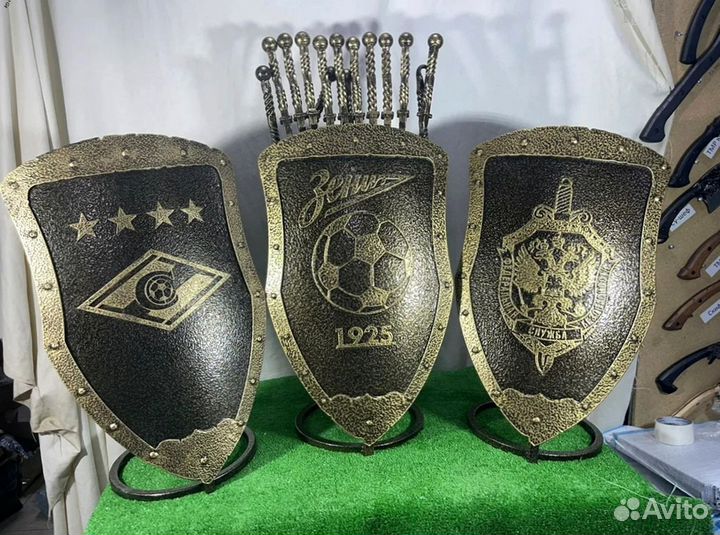 Подставка под шампуры Щит