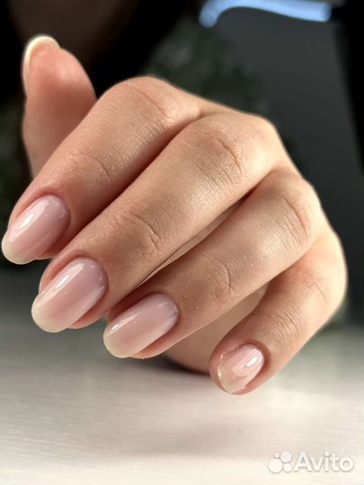 Маникюр в салоне