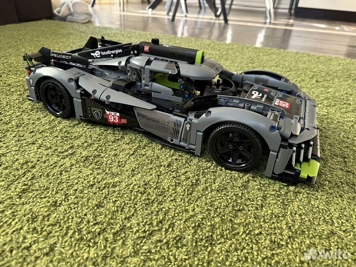 Суперкар Пежо Гибридный