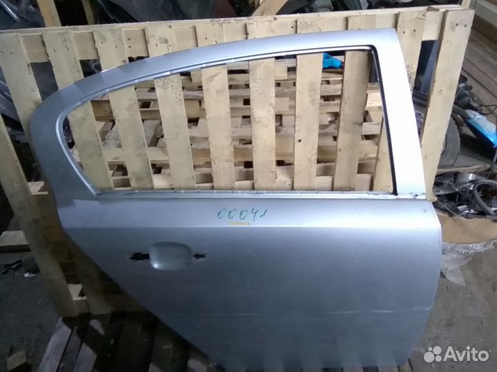 Дверь задняя правая Renault Fluence 1.6