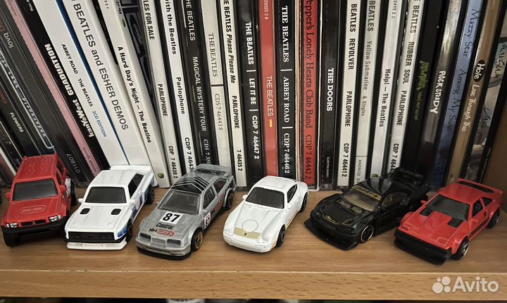 Модельки Hot Wheels main