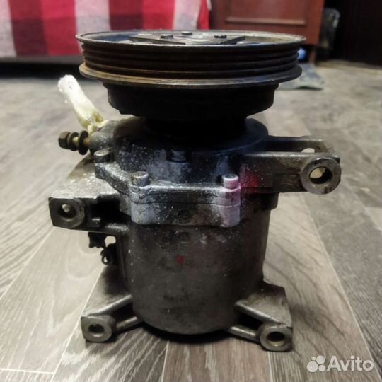 Компрессор кондиционера Nissan sr20de 9260052C11