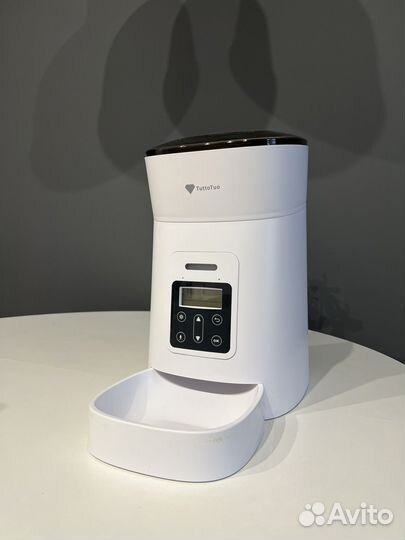 Автоматическая кормушка для собак и кошек