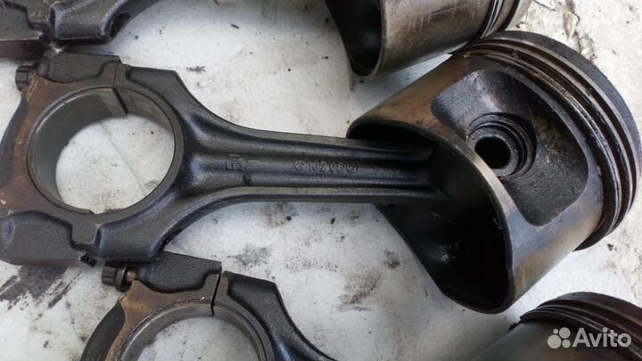 Поршень с шатуном Mercedes-Benz