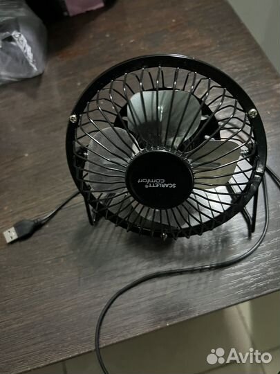Настольнвй вентилятор