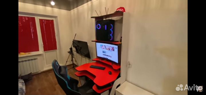 Компьютерный стол