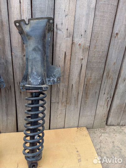 Задние стойки на Ауди80