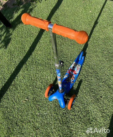 Детский трёхколёсный самокат