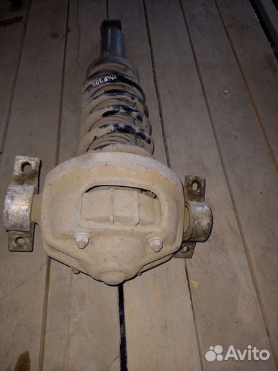 Стойка амортизатор Фольксваген туарег 1