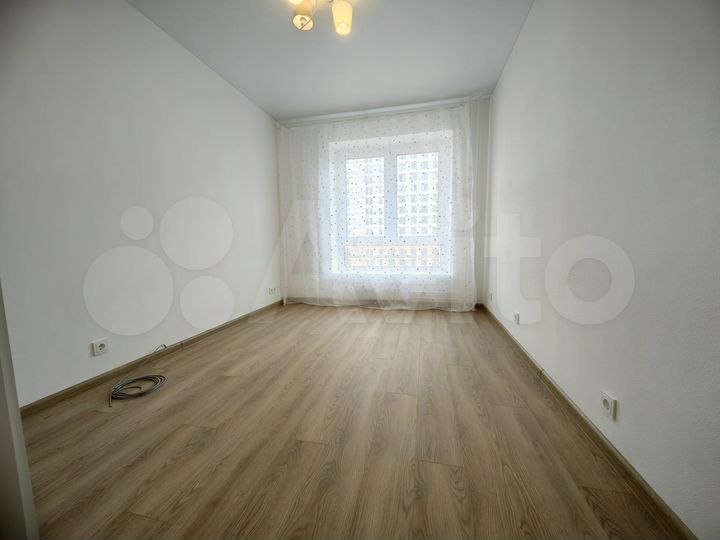 2-к. квартира, 60 м², 8/17 эт.