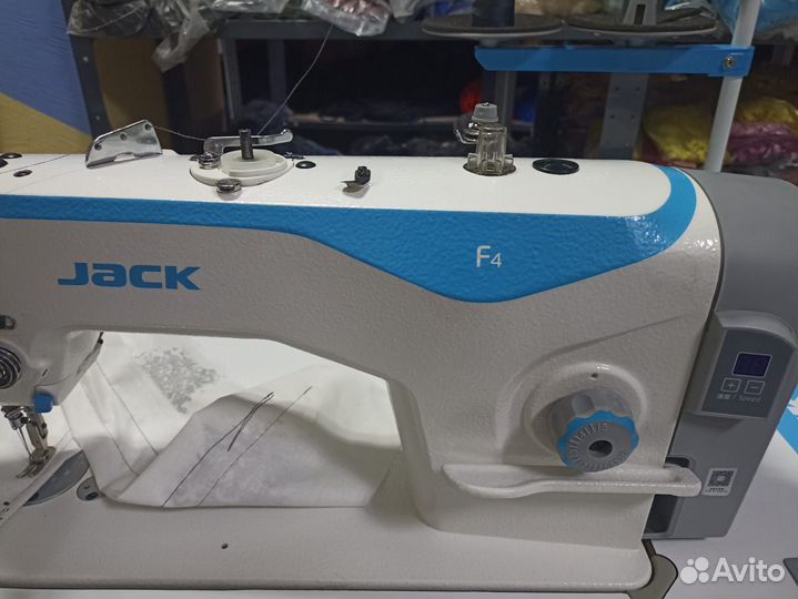 Промышленая швейная машина Jack F4 Б/У
