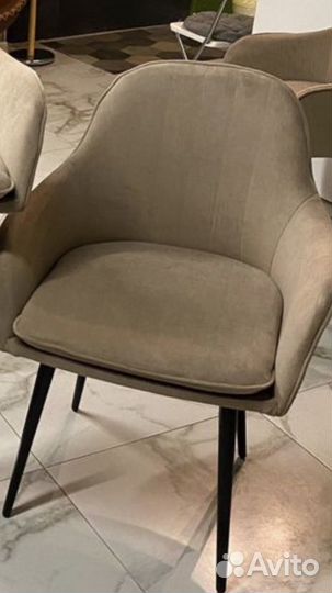 Мягкий стул со спинкой