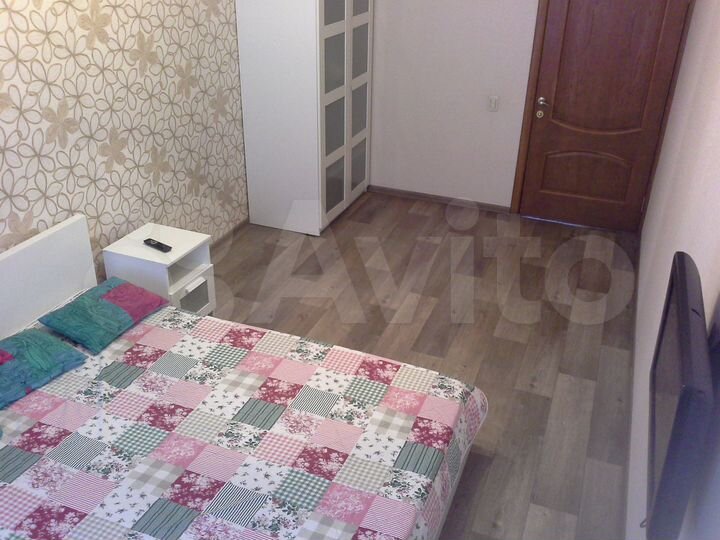 2-к. квартира, 60 м², 1/10 эт.