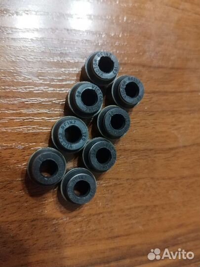 Маслосъемные колпачки Victor Reinz