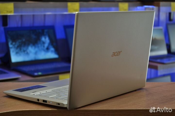 Компактный ультрабук Acer Swift