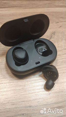 Беспроводные наушники samsung gear iconx