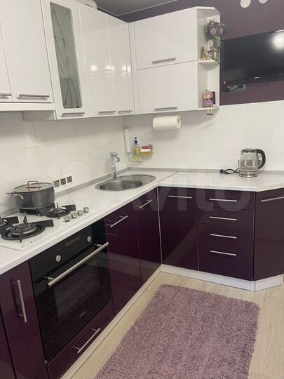 2-к. квартира, 57 м², 3/10 эт.